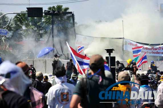 泰国反对派领袖扬言继续抗争 政府不与示威者对峙