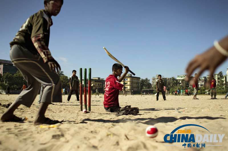图片故事：孟加拉国无腿单臂少年的板球梦