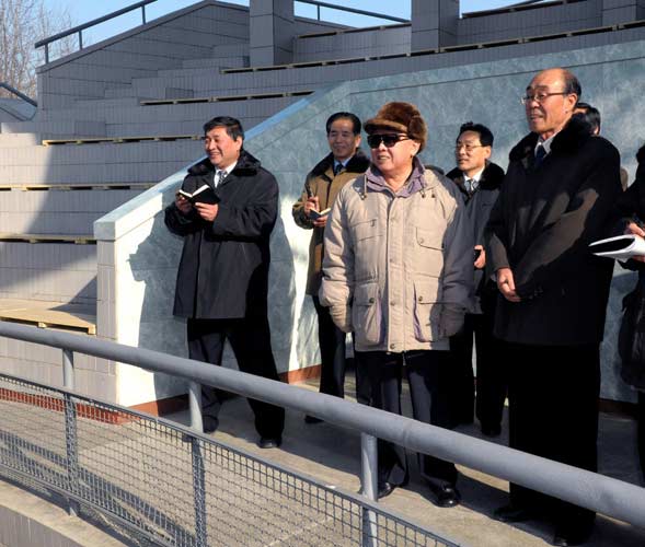 朝鲜机关报刊登图文 纪念金正日逝世两周年