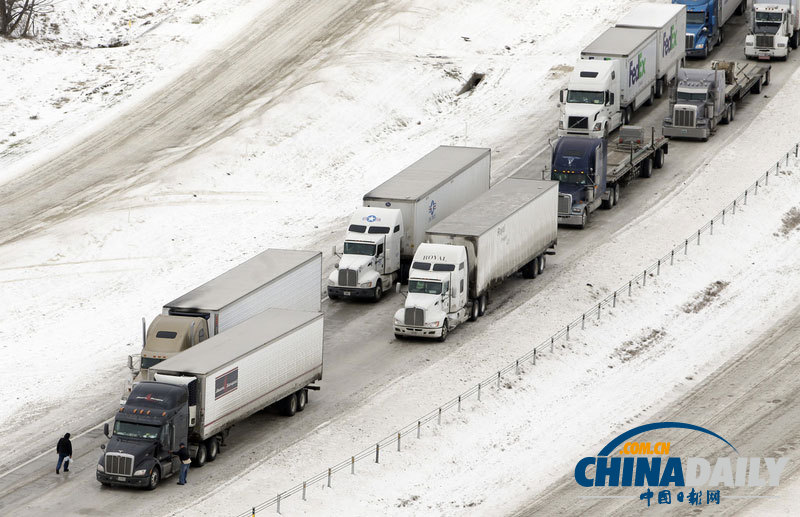 冬季风暴席卷美国得州 高速路事故频发难通行