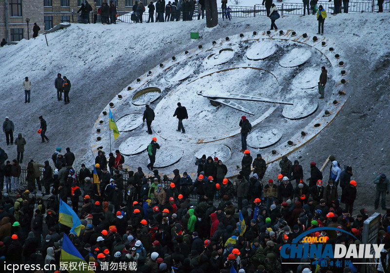 乌克兰示威活动仍持续 抗议者设置路障