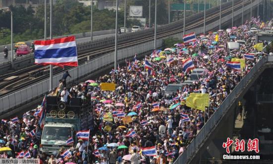 泰国15万人示威瘫痪曼谷 泰式民主仍要走长路