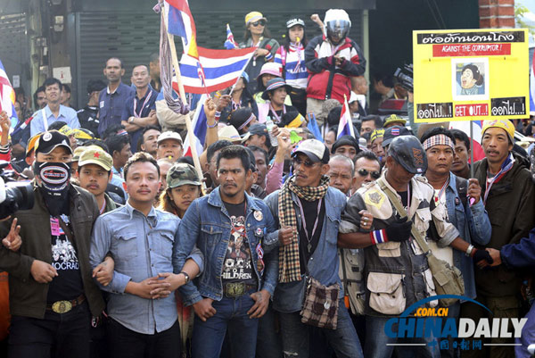 泰国抗议者未能阻挡选举登记 反对党称英拉或获胜