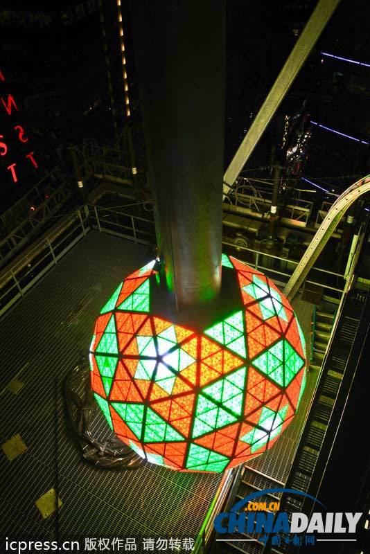 2013新年水晶球抢先亮相纽约时报广场
