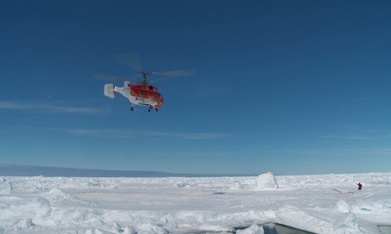 中国直升机成功转移俄被困乘客 后者乘澳破冰船离开