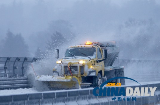 美国暴风雪致16人死 纽约和新泽西州进入紧急状态