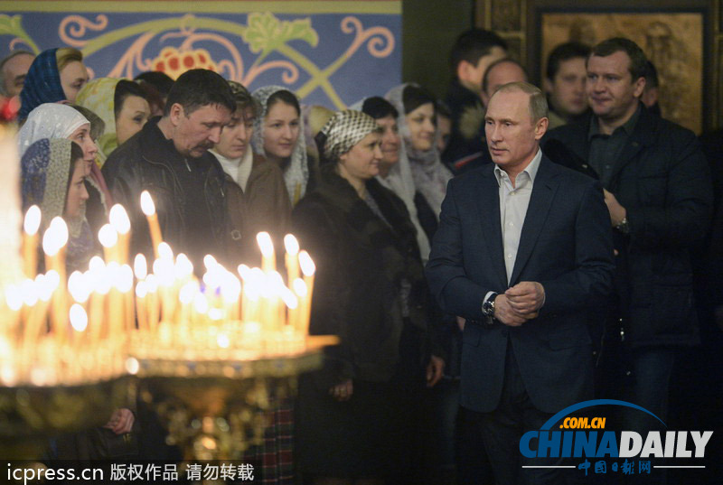 普京打破传统在索契和民众庆祝东正教圣诞节
