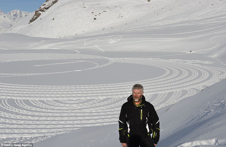 英国艺术家仅用指南针 在雪地上走出叹为观止作品
