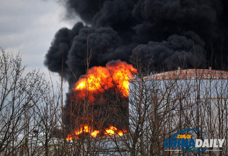 壳牌石油公司德国科隆厂区爆炸起火（高清组图）