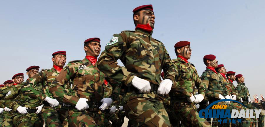 伊拉克举行警察日庆典游行 或为打击“基地”气焰