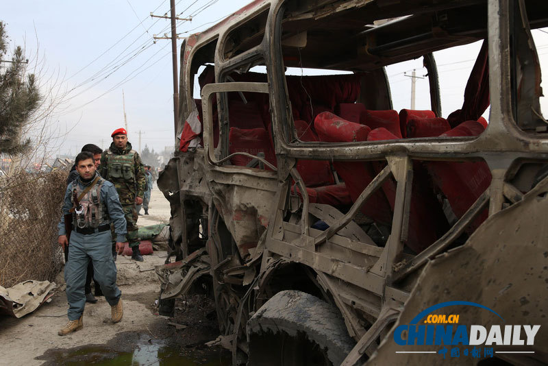 阿富汗一运警车遭遇自杀式袭击 多名警官受伤