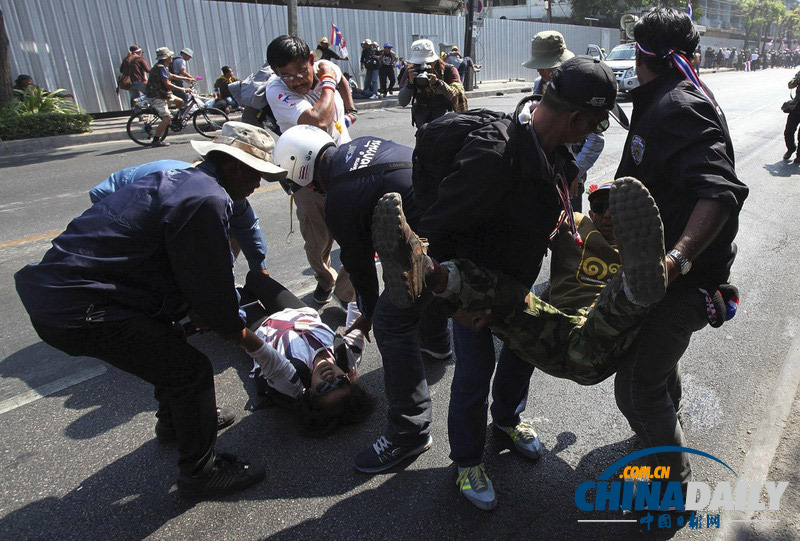 泰国反政府示威队伍遭爆炸袭击 36人受伤