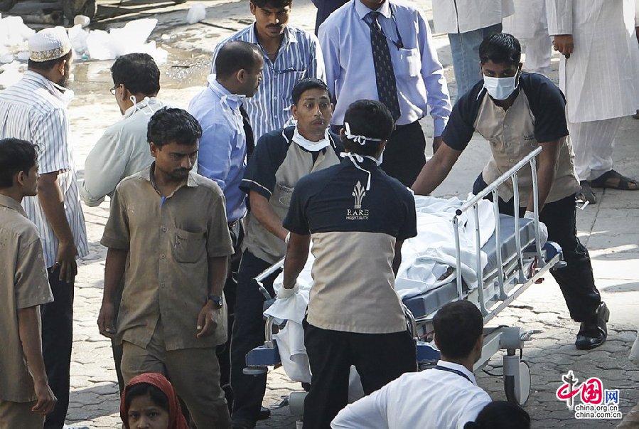 印度孟买发生踩踏事故至少18人死亡
