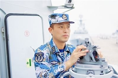 中国首艘052D舰配南海舰队 首任舰长曝光