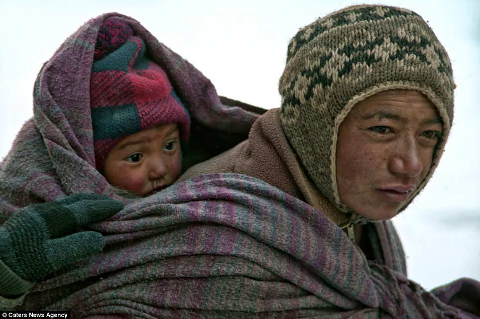 印度孕妇零下35度走9天赴医院生子