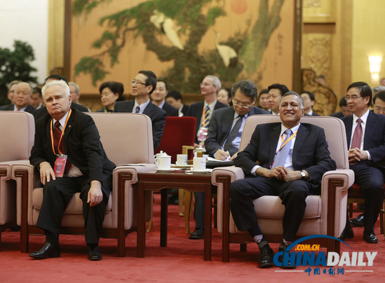 《中国日报》外专亲历总理座谈会：中国领导人重视外国人所作贡献 让我们深受感动