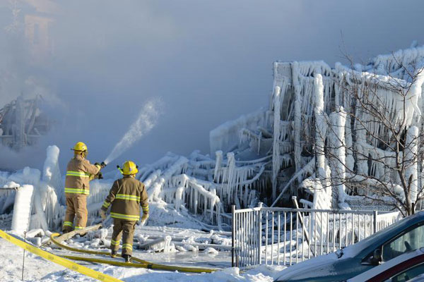 图：加拿大养老院发生火灾致3人死亡30人失踪