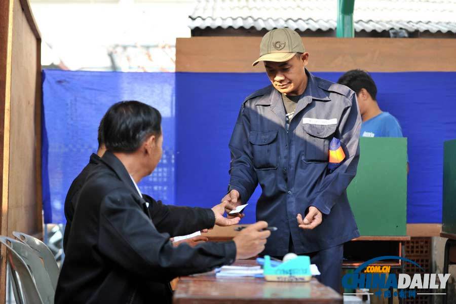 泰国大选提前投票 多地投票站受扰关闭