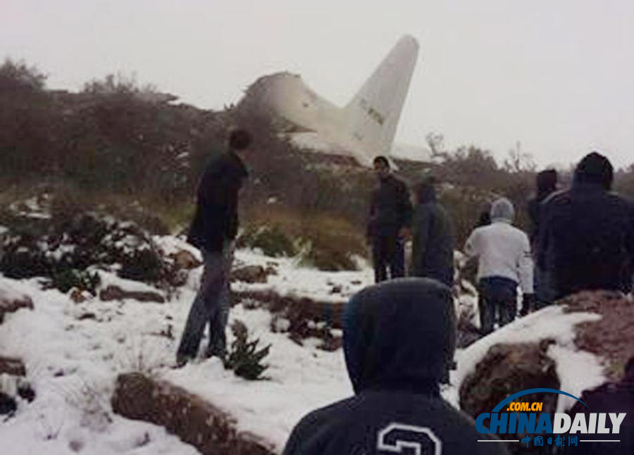 阿尔及利亚一军用飞机坠毁 77人遇难