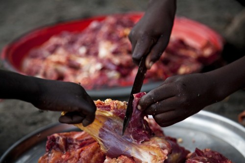 尼日利亚餐馆公开售卖人肉被叫停 警方逮捕11人
