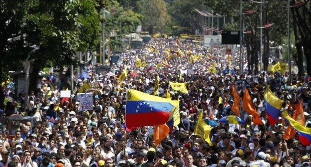 委内瑞拉学生示威升级 一天内3人被杀