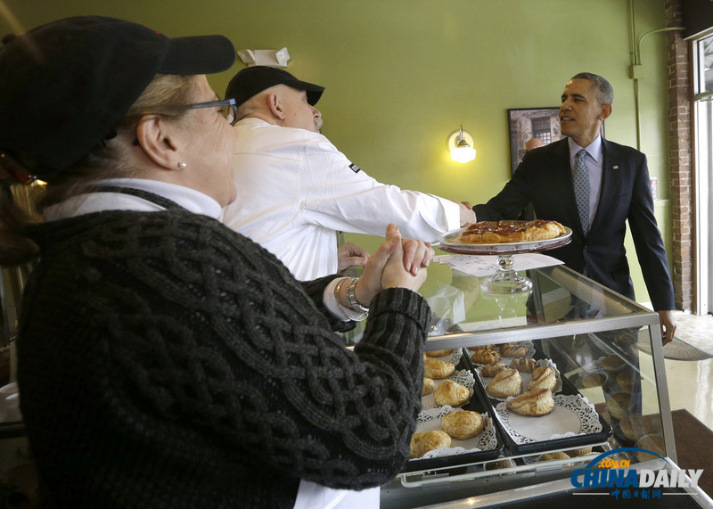 奥巴马突访餐饮店老板娘格外激动 曾酿“命案”