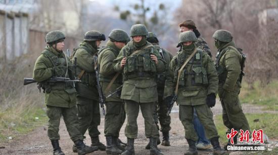乌克兰国防部：允许驻克里米亚乌军使用武器