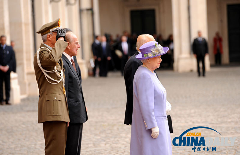 英国女王访问意大利 会见总统纳波利塔诺