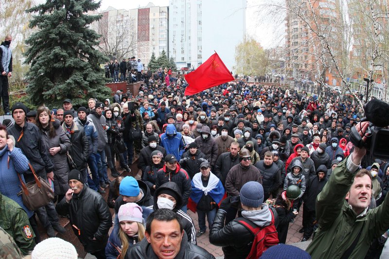 顿涅茨克乌防暴警察疑似倒戈 与亲俄示威者占领大楼