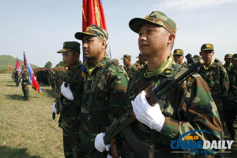 柬埔寨举行2014届“吴哥哨兵”柬美联合军事演习