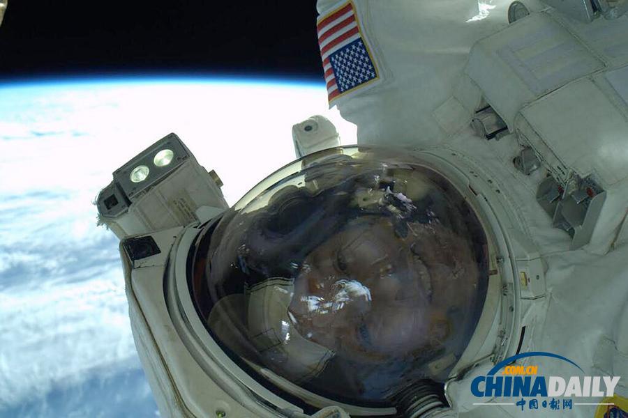 国际·一周看天下：宇航员太空自拍
