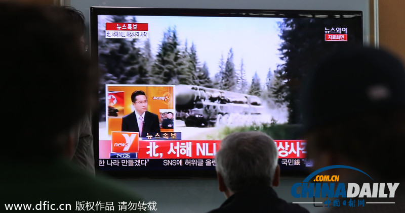 韩国民众关注朝鲜在北方界线附近海域进行实弹训练