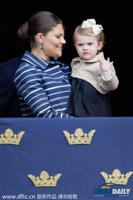 瑞典王室庆祝国王68岁生日 小公主萌态百出超抢镜