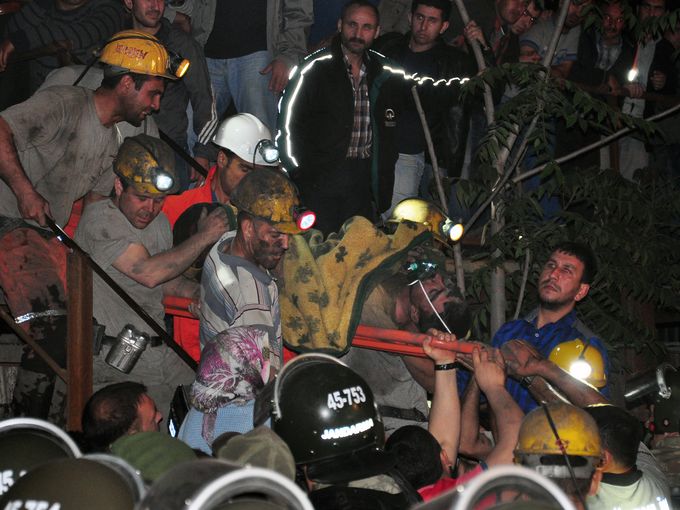 土耳其煤矿爆炸事故遇难人数升至205人（图）