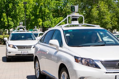 谷歌邀记者体验无人驾驶汽车 未来司机职业或消失