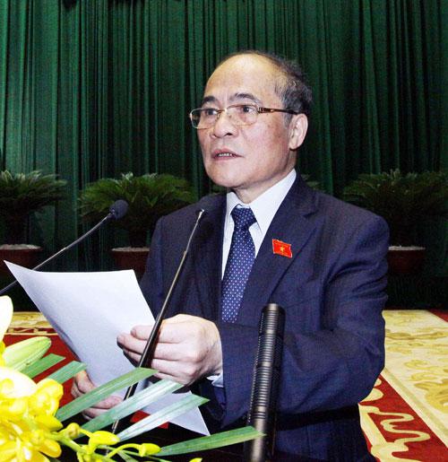 越南国会主席：坚持维护越中人民间传统友谊