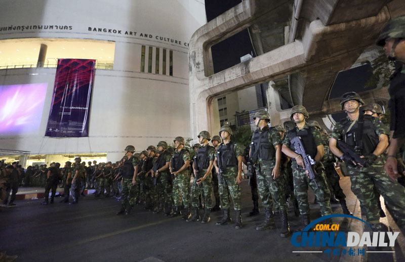 泰国军方政变引发民众抗议 示威营地被清场