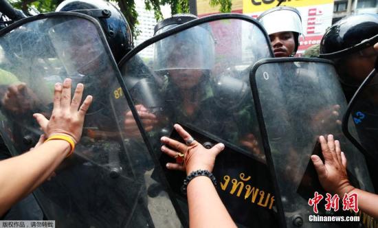 泰国反政变呼声渐起 分析称军方短期内难“放手”