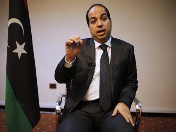 占据利比亚东部石油港口叛军拒绝承认新政府