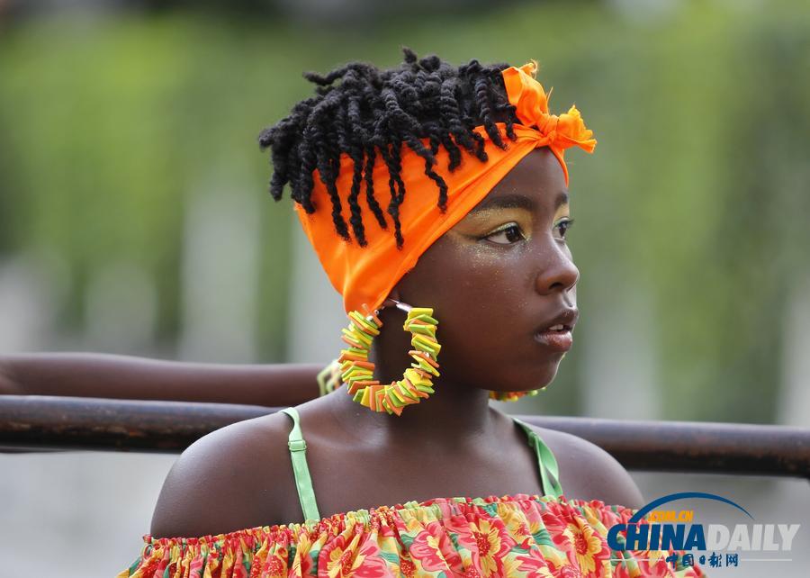 哥伦比亚举行非洲式发型大赛 华丽造型夺人眼球