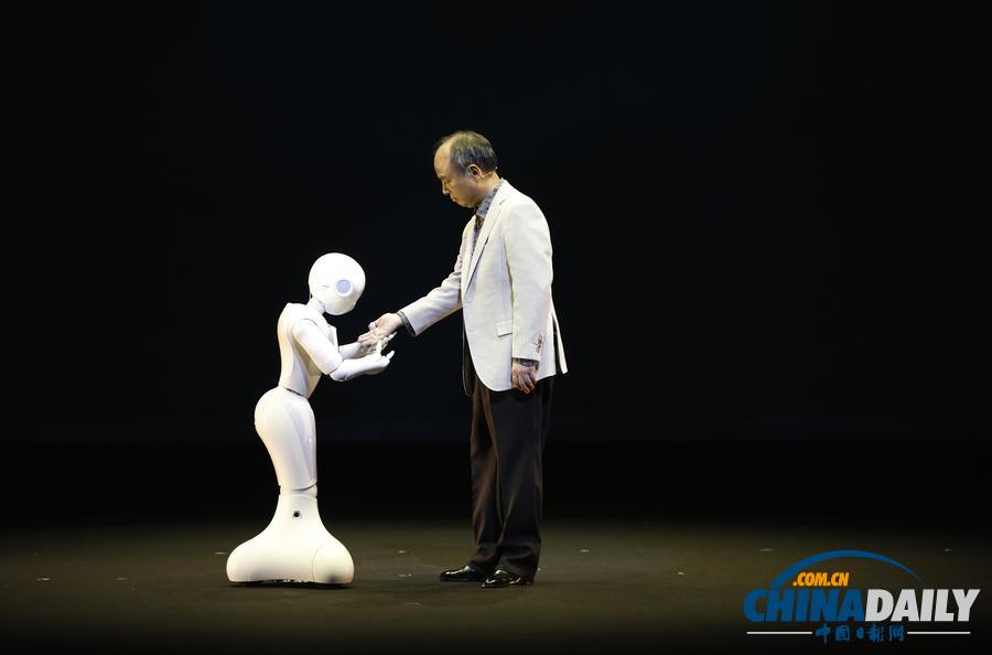 日本软银宣布涉足类人机器人业务 2015年起销售
