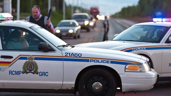 加拿大3名警官被枪杀 武装人员仍逍遥法外
