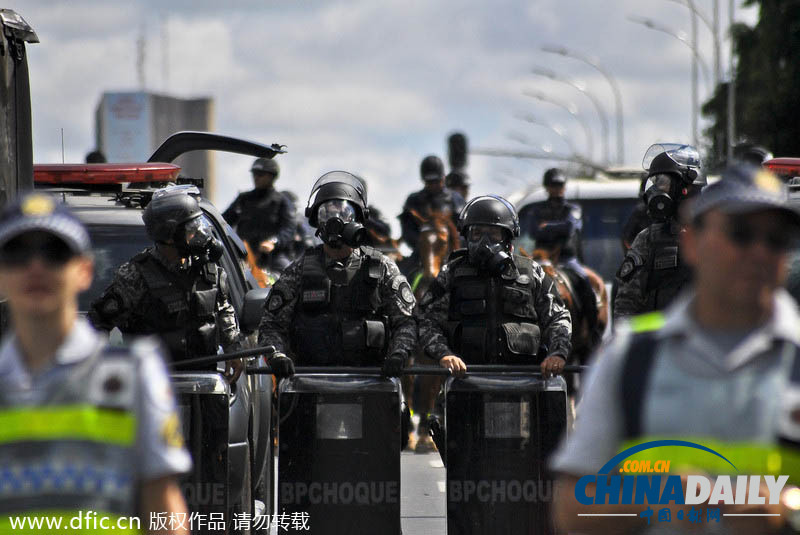 反世界杯游行愈演愈烈 巴西警察日以继夜维稳