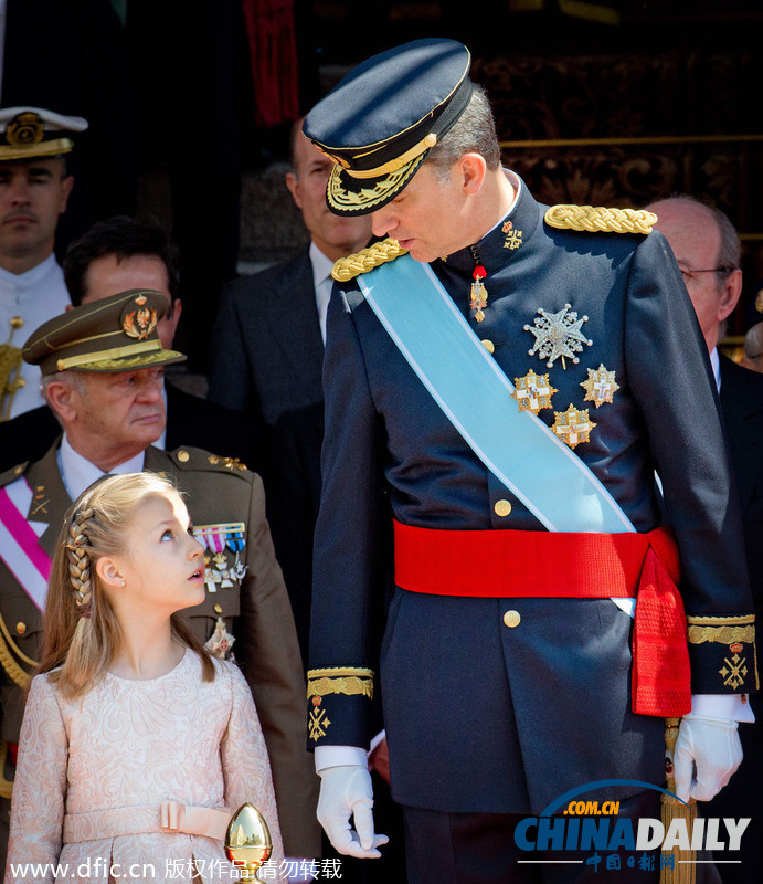 西班牙8岁小公主成欧洲最年幼王储 倾城之姿夺人眼球