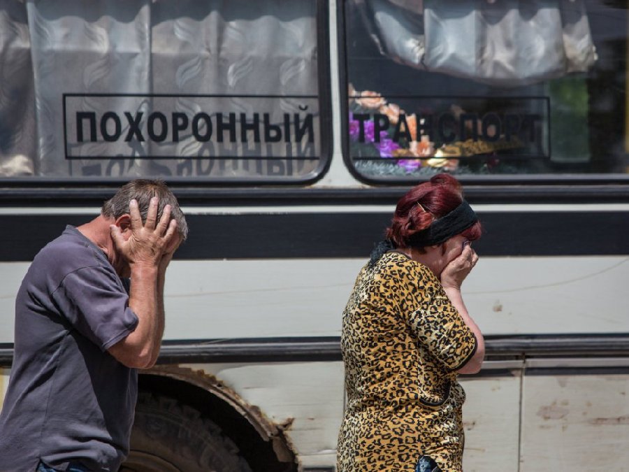 “同室操戈”乌克兰事件图片展在莫斯科开幕 旨在反战
