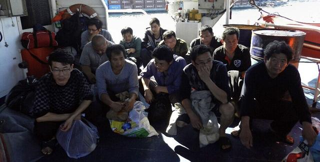 12名中国渔民被菲律宾判刑 罪名为“非法捕捞”