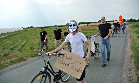 德国举办“自然之旅”抗议NSA间谍行为