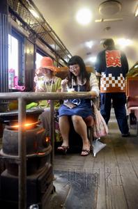 日本青森推出“盛夏暖炉列车”配发冰激凌