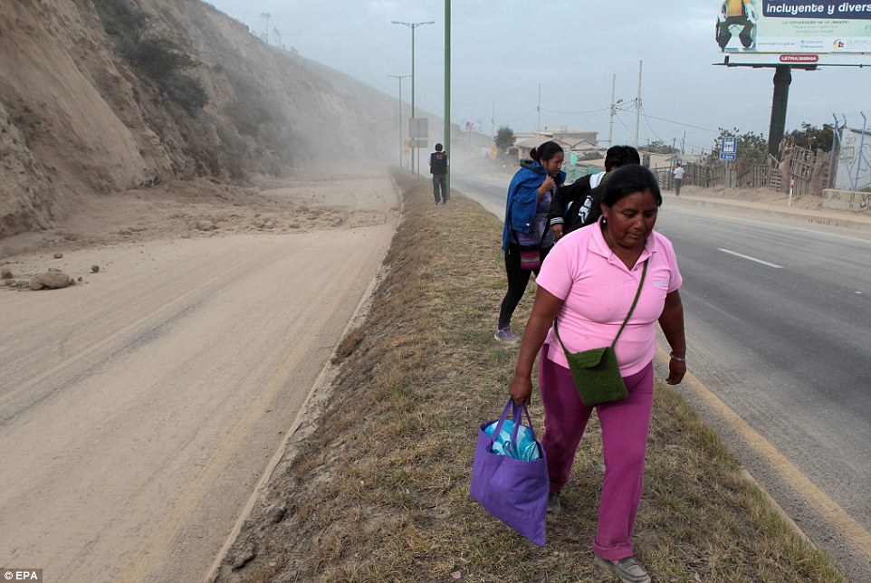 厄瓜多尔地震引发采石场山体滑坡严重 中国承包商工人遇难