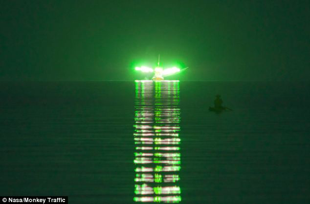 太空拍摄的地球照惊现神奇绿光 源头或是泰国渔船